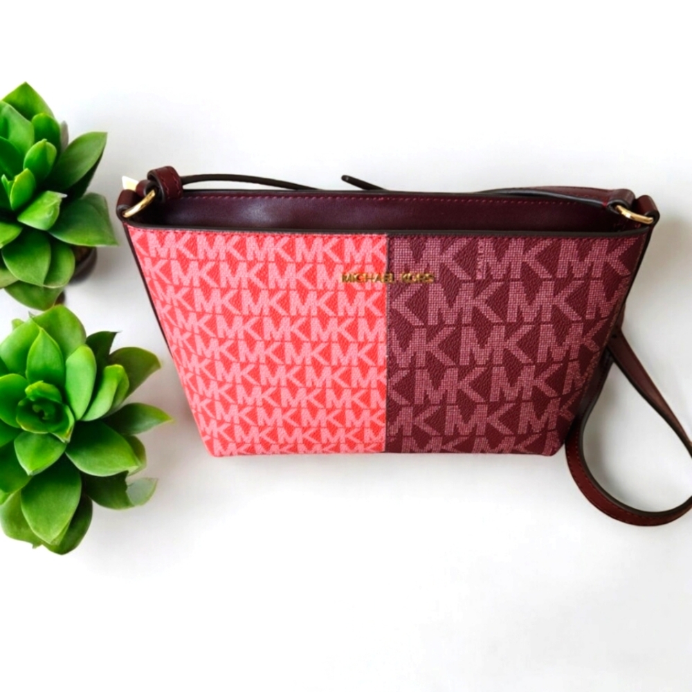 NWT Michael Kors Saffiano Leather Jet Set Travel Crossbody. 8"x6"x3.5".